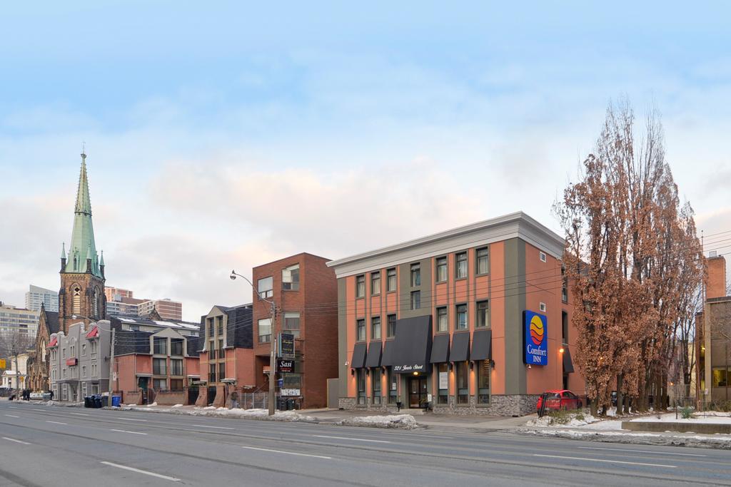 Comfort Inn Toronto City Centre Esterno foto