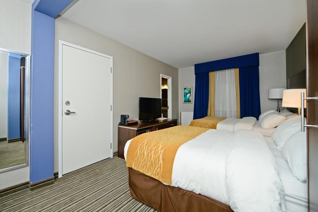 Comfort Inn Toronto City Centre Esterno foto