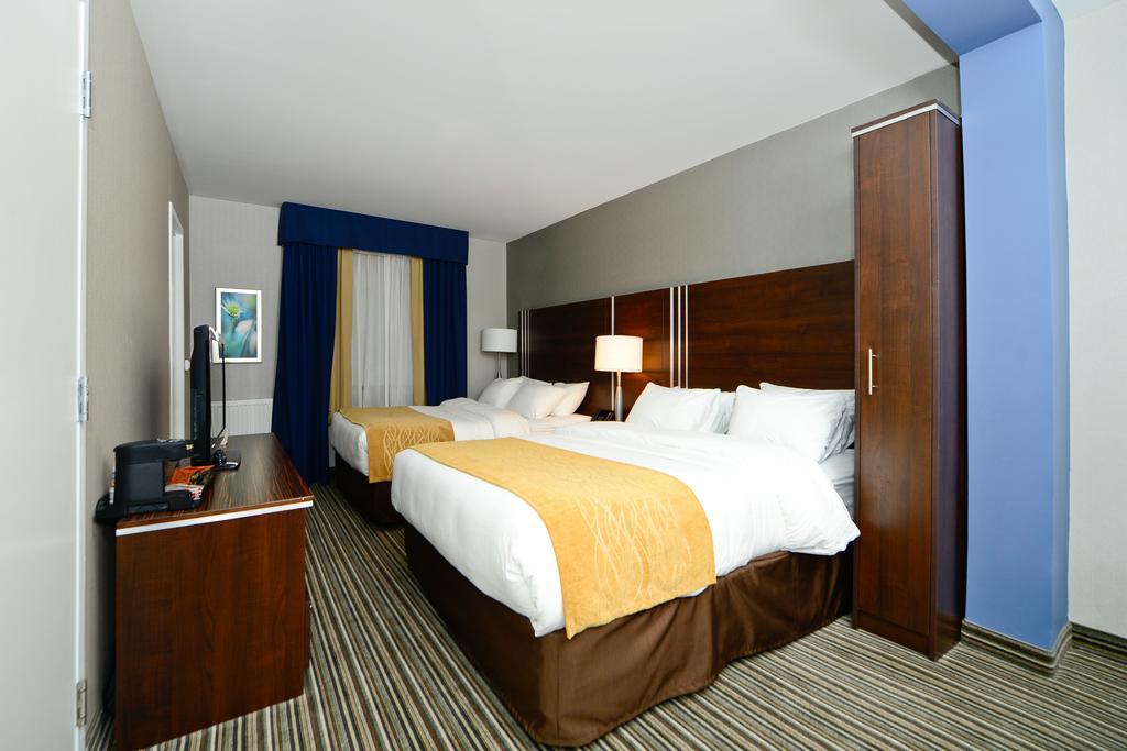 Comfort Inn Toronto City Centre Esterno foto