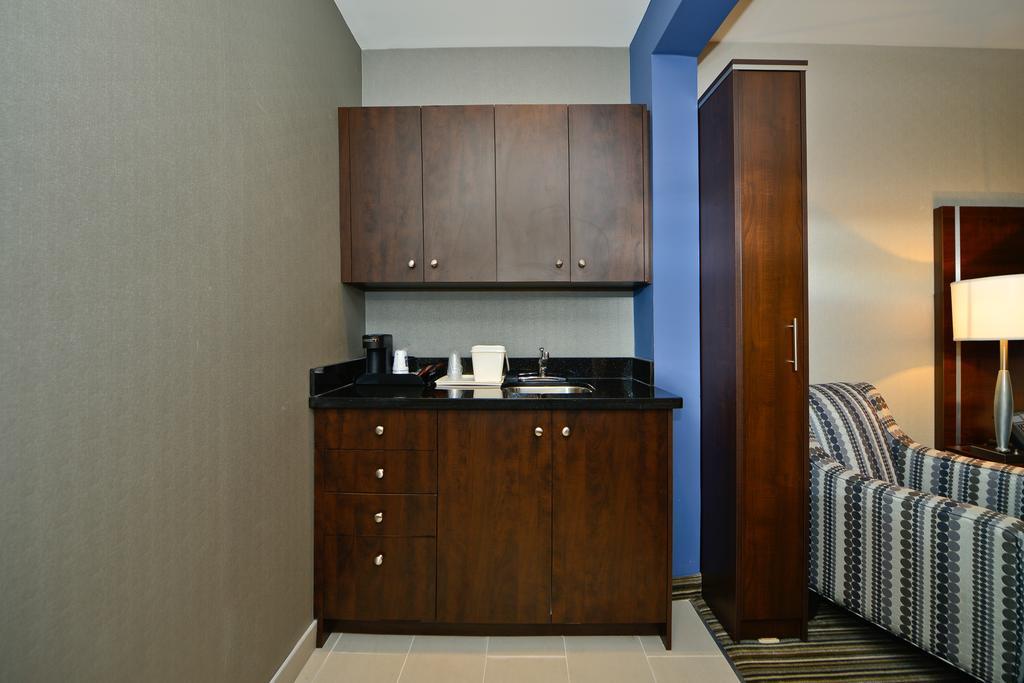 Comfort Inn Toronto City Centre Esterno foto