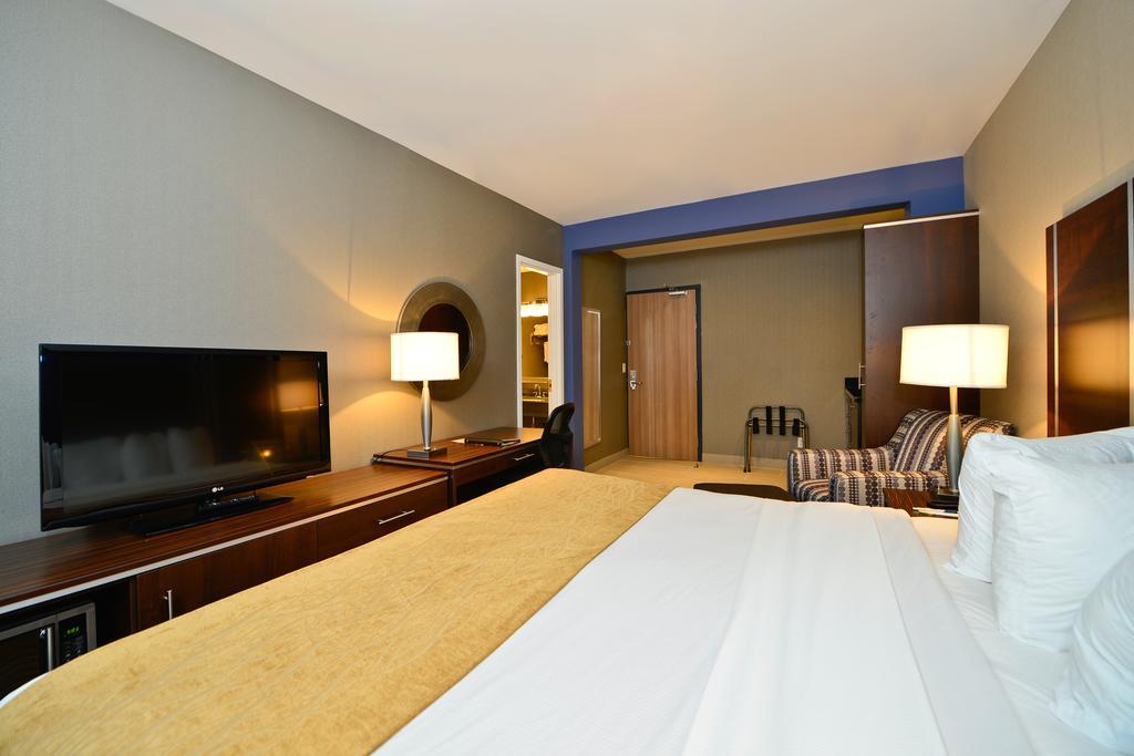 Comfort Inn Toronto City Centre Esterno foto