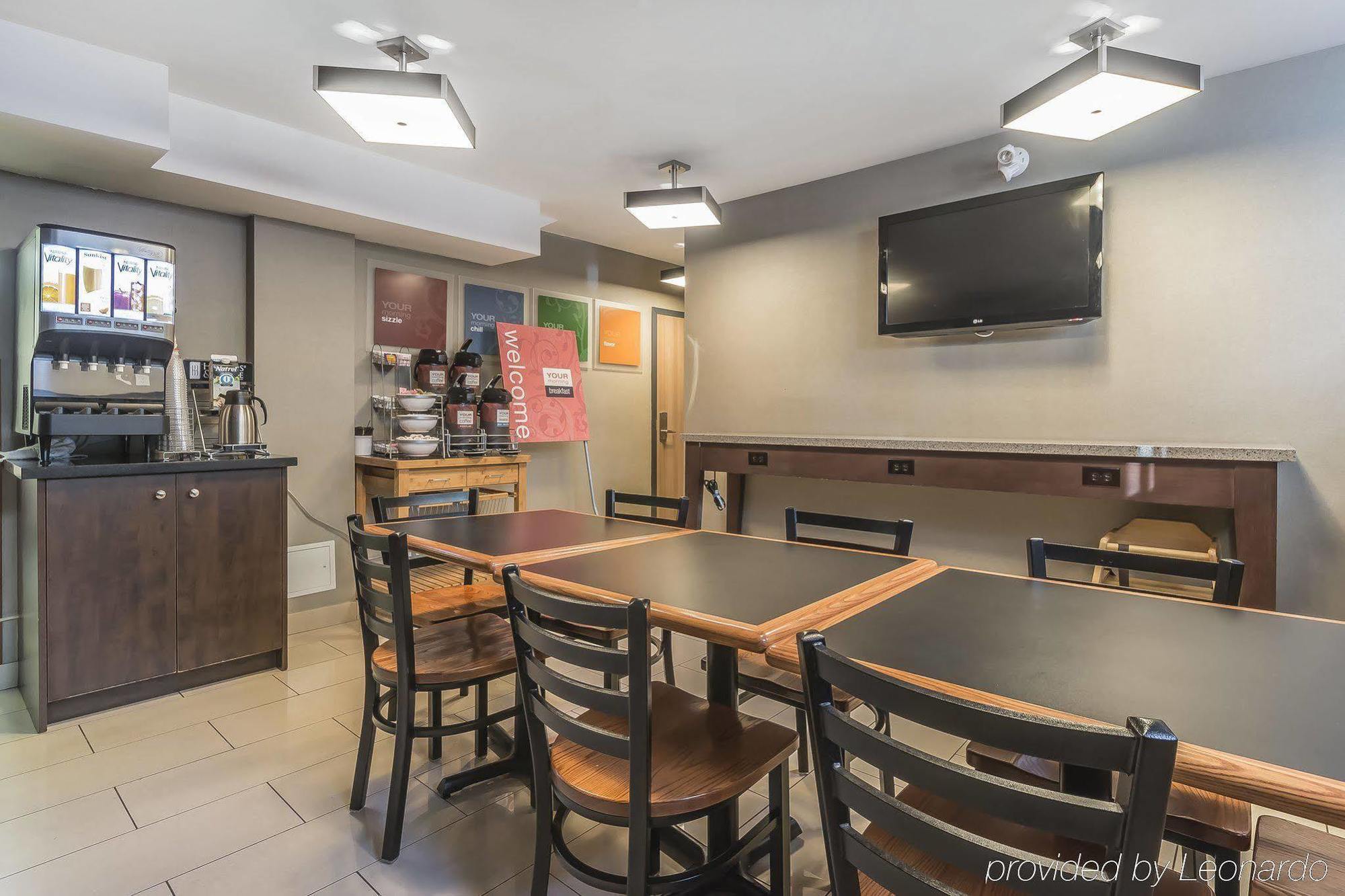 Comfort Inn Toronto City Centre Esterno foto