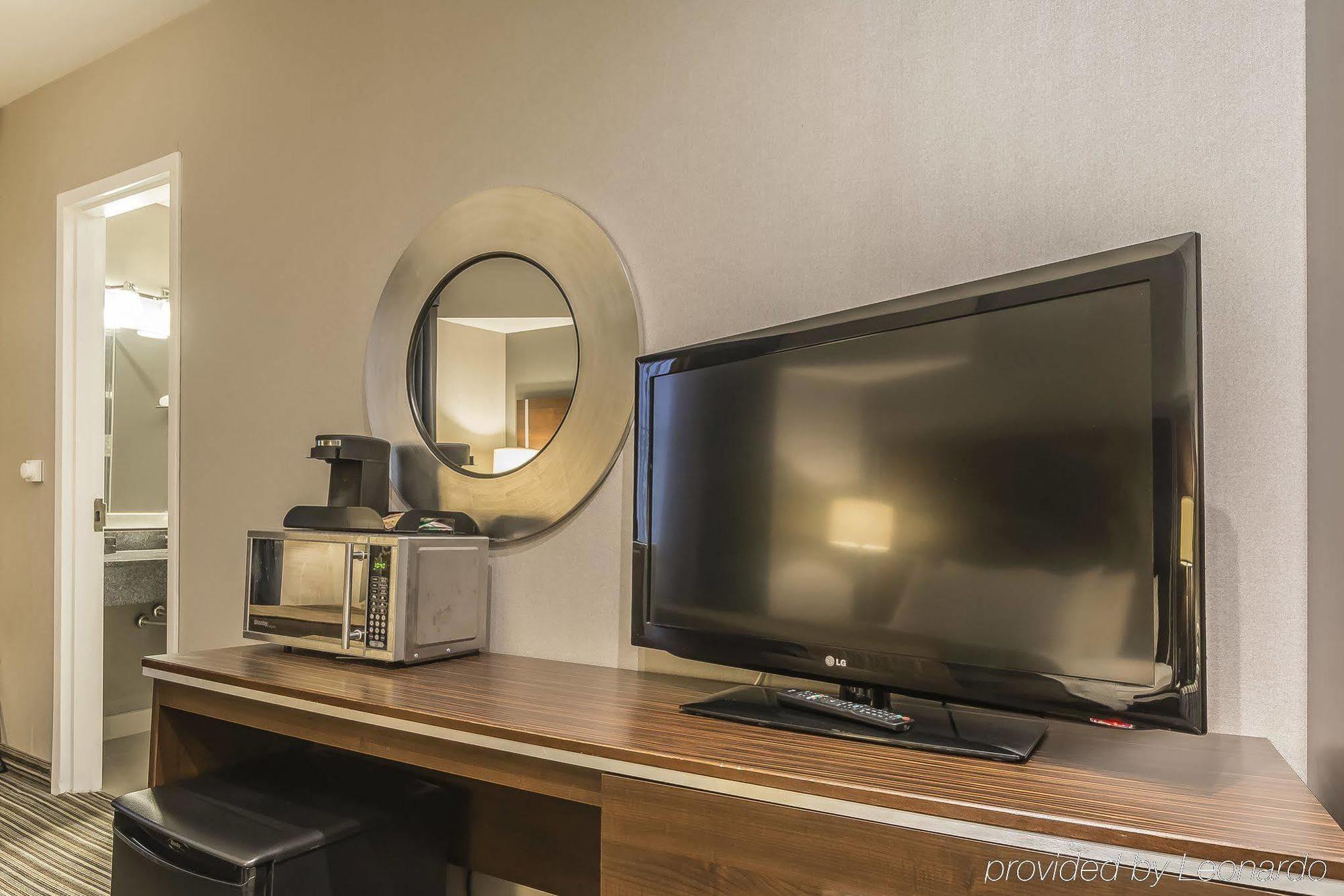 Comfort Inn Toronto City Centre Esterno foto
